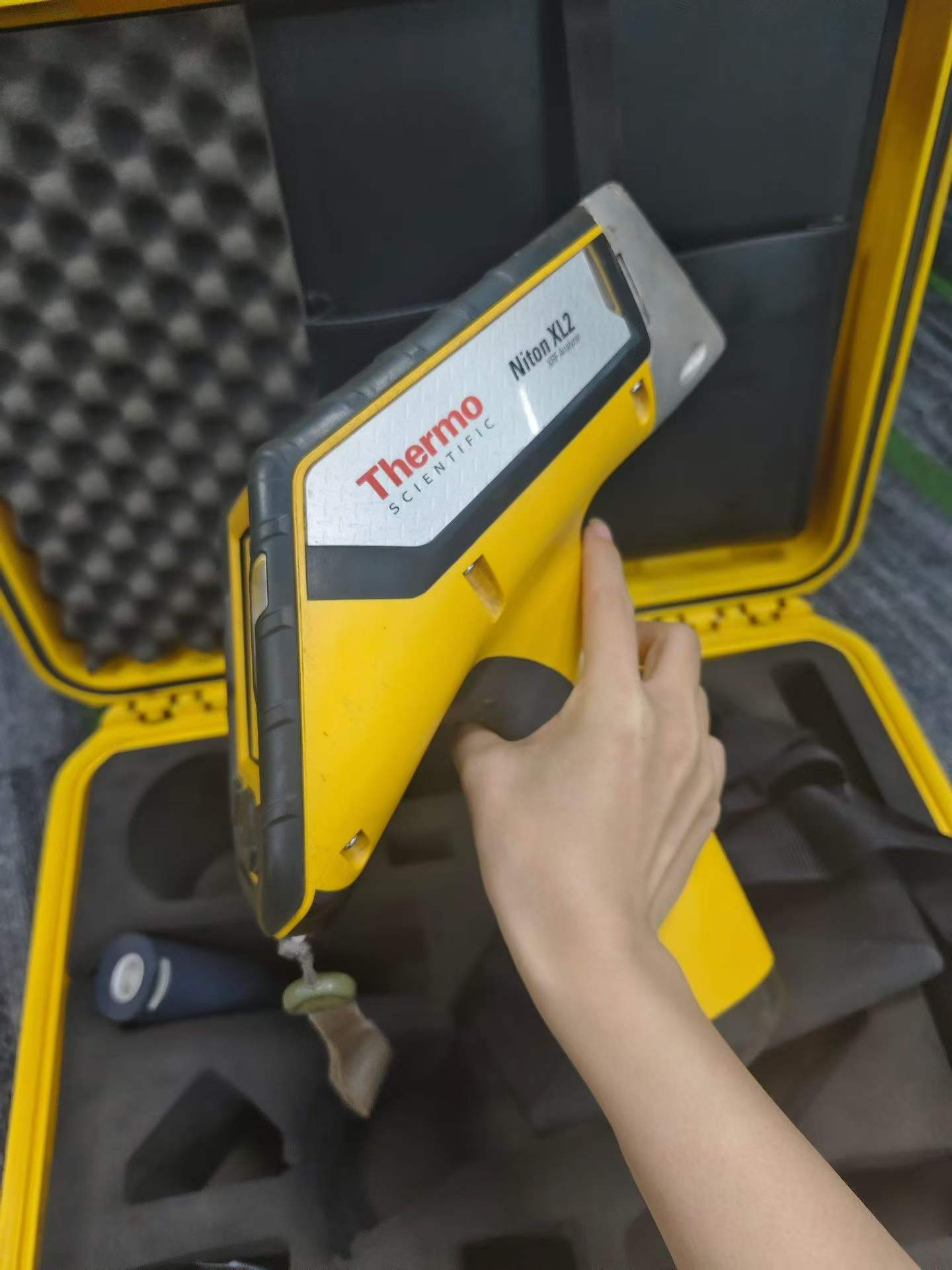 Thermo Scientific Niton XL2 800 Metals Alloy XRF Analyzer