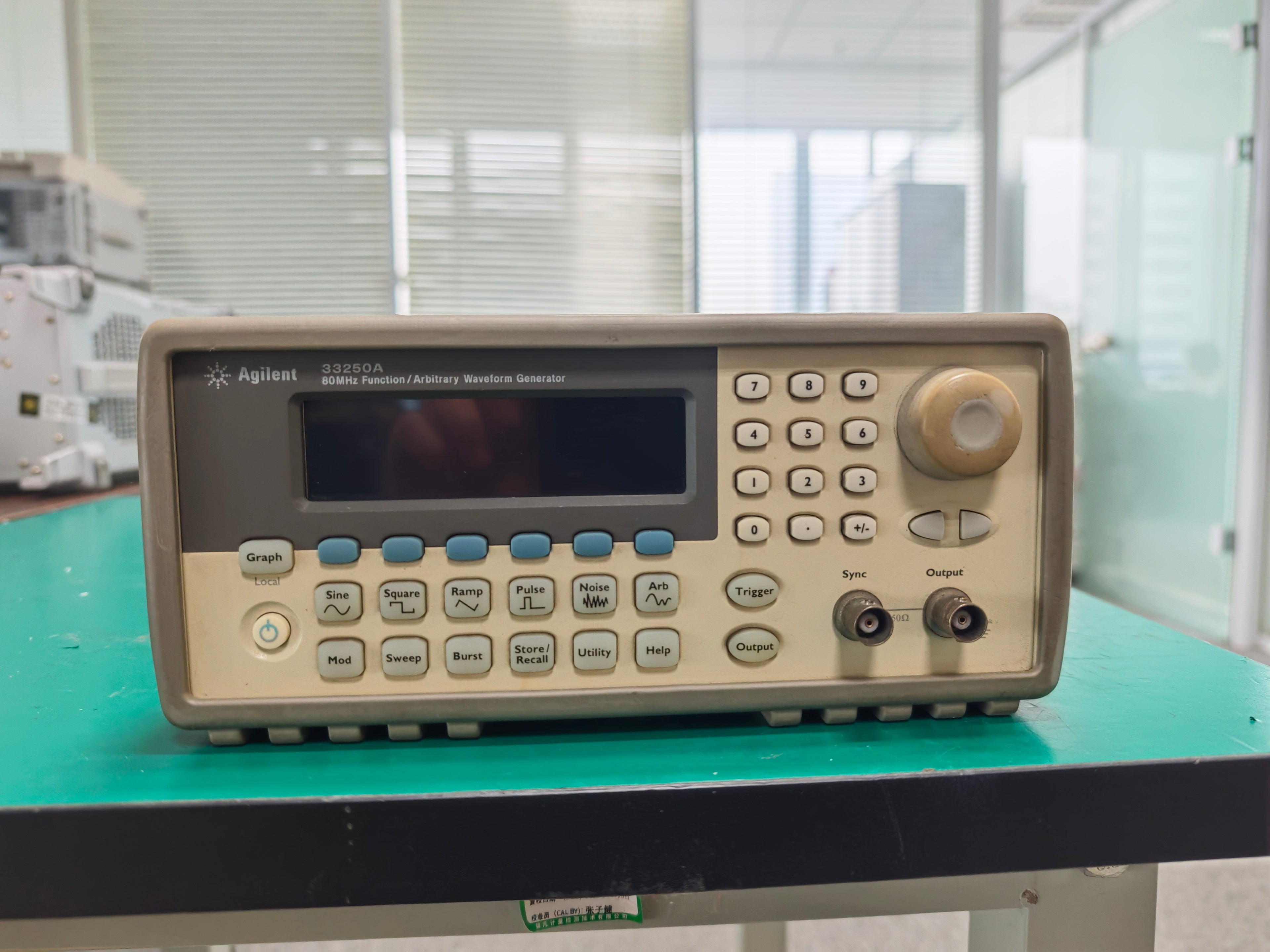 Used 33250A - Keysight (Agilent) Waveform Generator