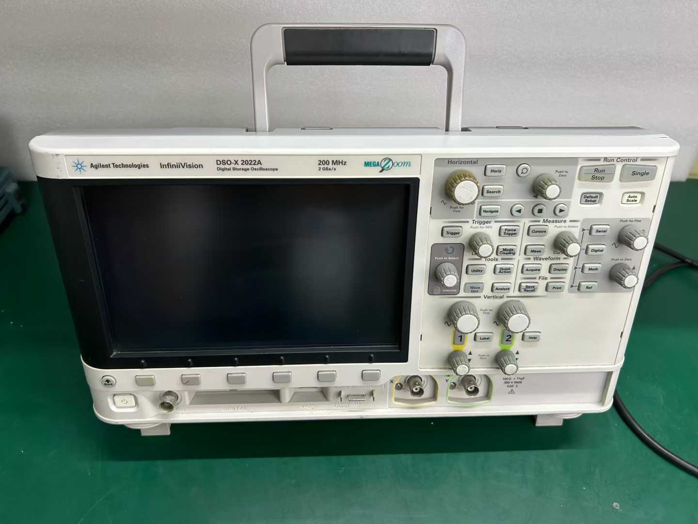Used Agilent DSO-X 2022A Digital Storage Oscilloscope  200MHz 2/4 Channel