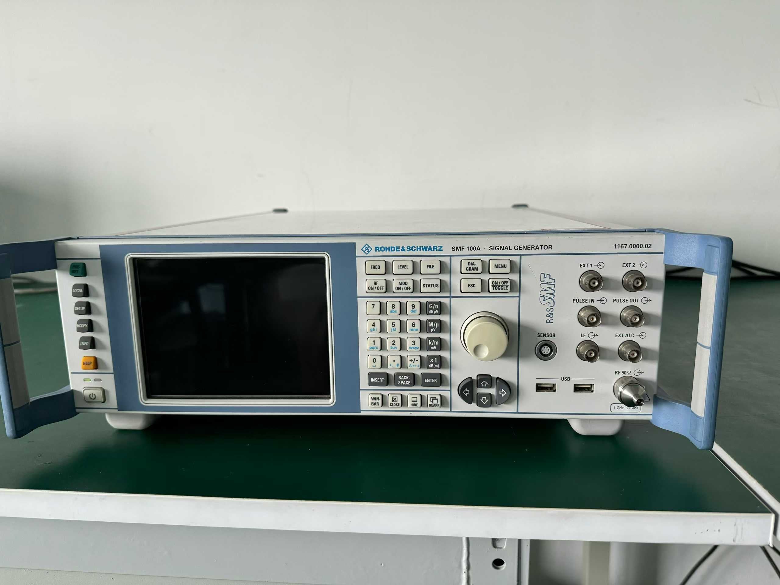 R&S®SMF100A microwave signal generator Signal generation redefined